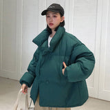 Estilo coreano 2019 Chaqueta de invierno Mujer Cuello alto Sólido Negro Blanco Abrigo de plumón femenino Suelto Parka corta para mujer de gran tamaño