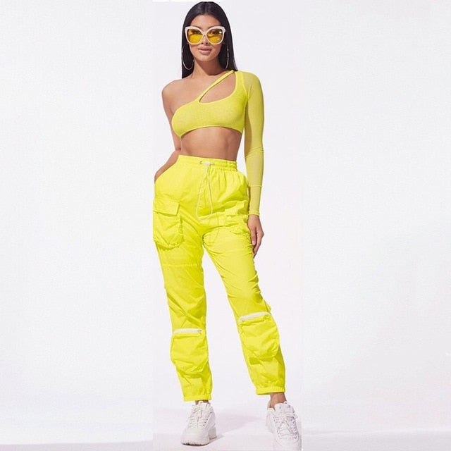ANJAMANOR Conjunto de dos piezas Malla Un hombro Manga larga Top corto Pantalones cargo Streetwear Conjuntos Conjuntos de chándal Conjuntos D58-AE86